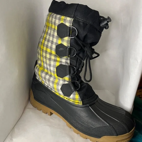 J Crew Womens Snow Boots Black Yellow Gray Plaid Shearling Lining Classic Size 9 - Picture 7 of 11